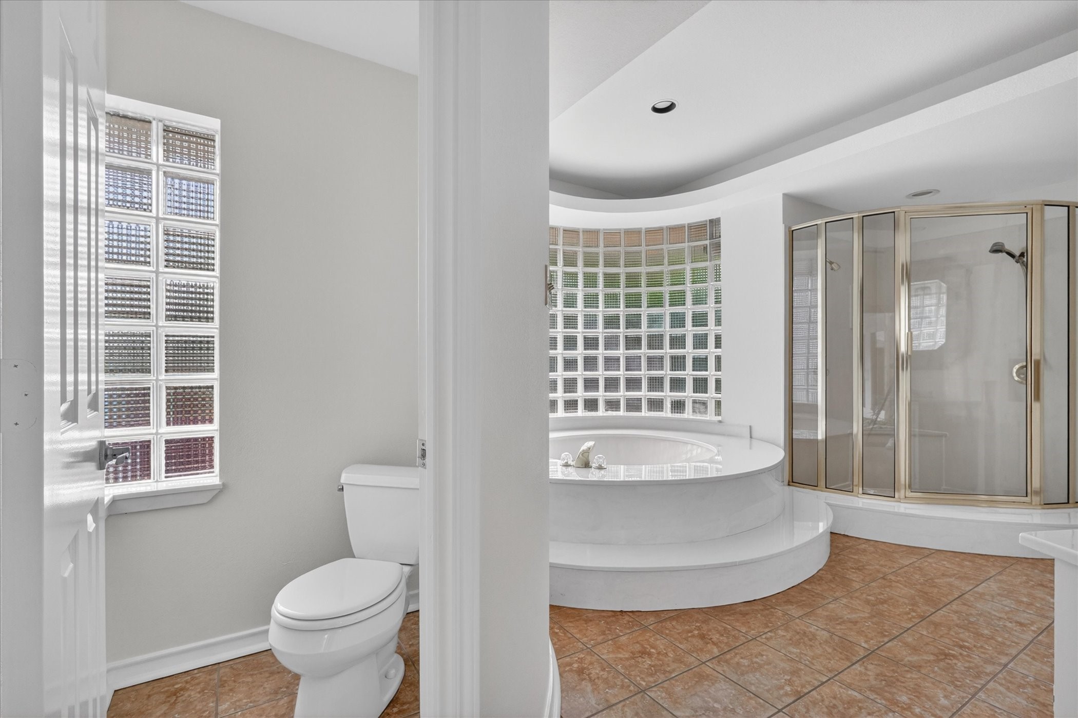 2101 Brentgate Drive Arlington TX 76017