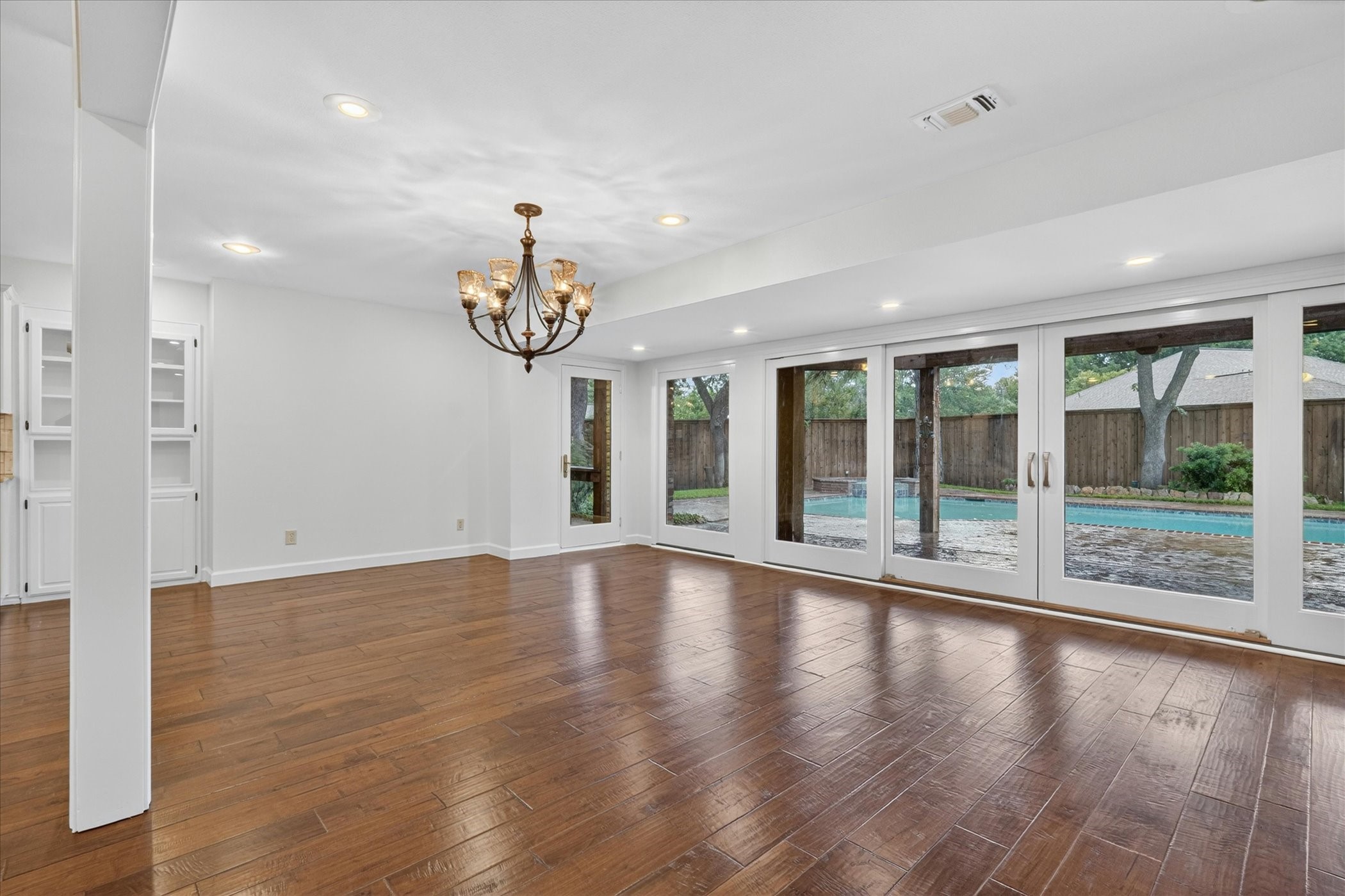2101 Brentgate Drive Arlington TX 76017