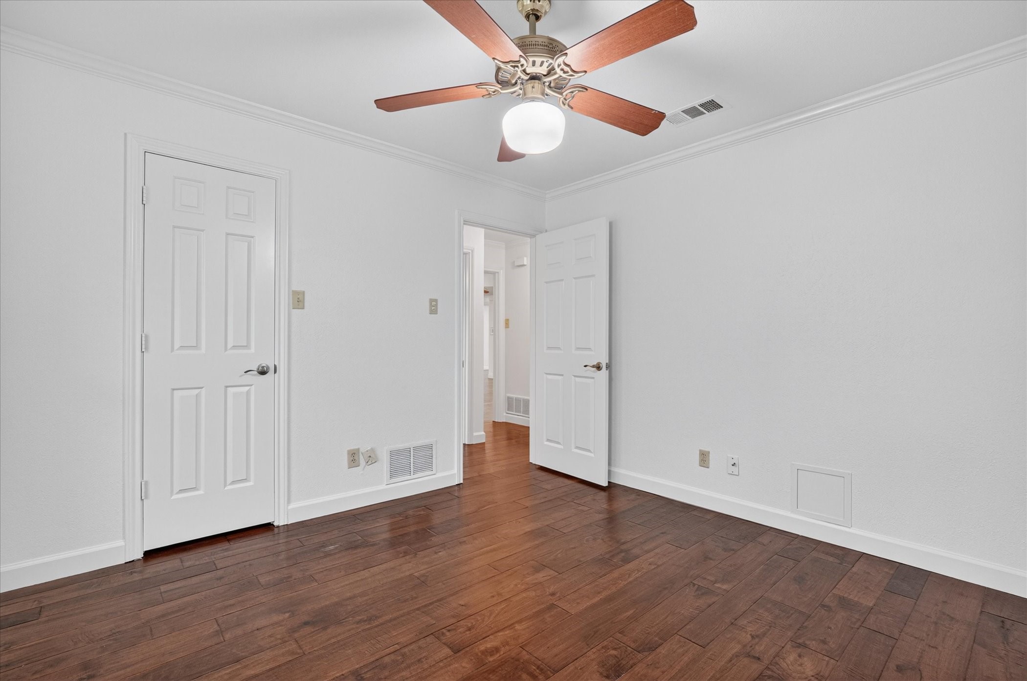 2101 Brentgate Drive Arlington TX 76017