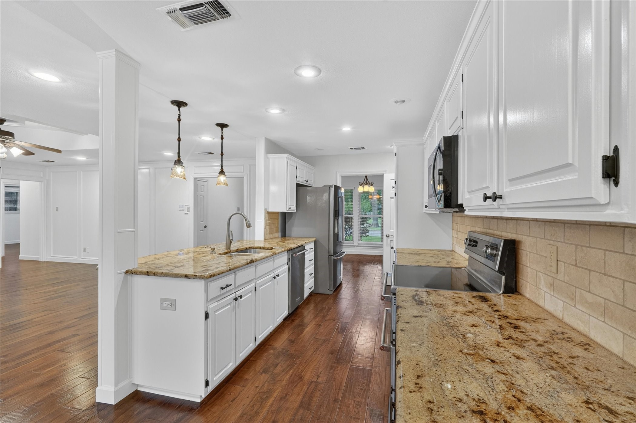 2101 Brentgate Drive Arlington TX 76017