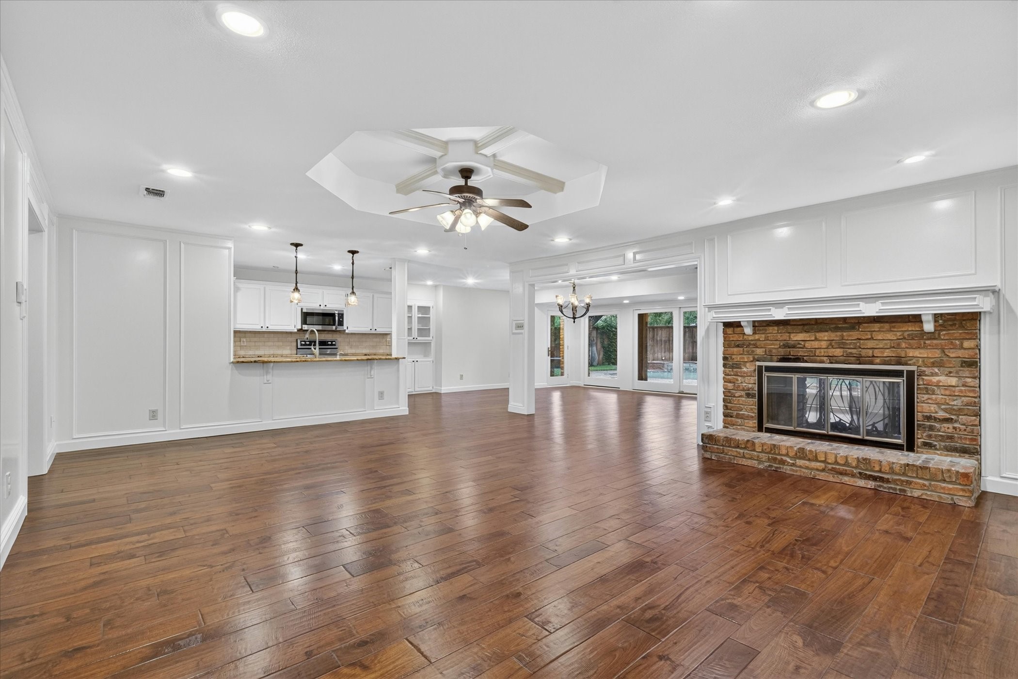 2101 Brentgate Drive Arlington TX 76017
