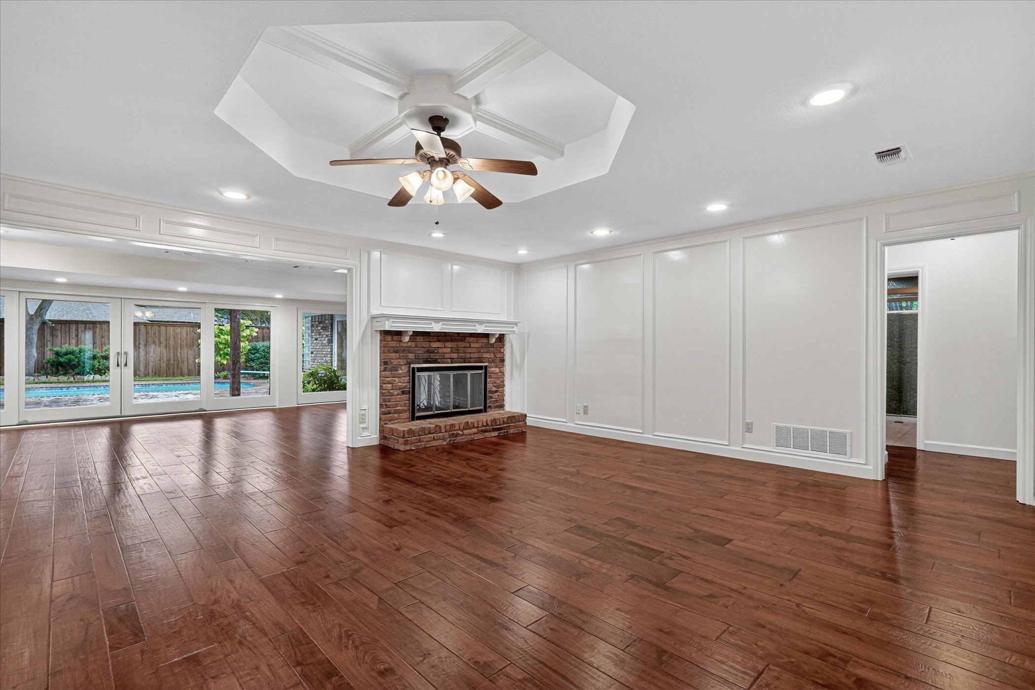 2101 Brentgate Drive Arlington TX 76017