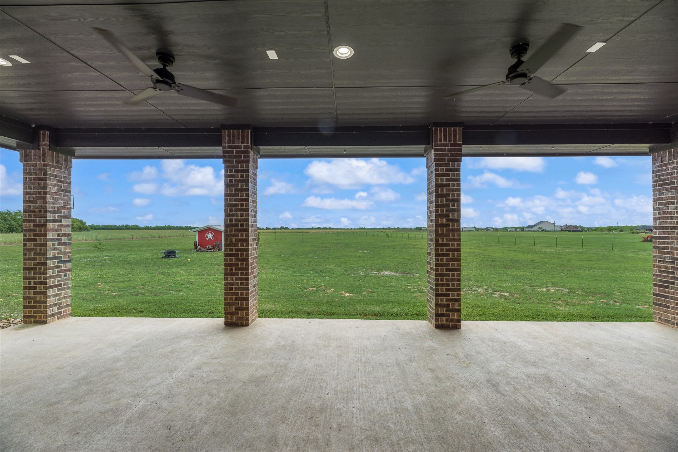 1821 E Campus Road Palmer TX 75152