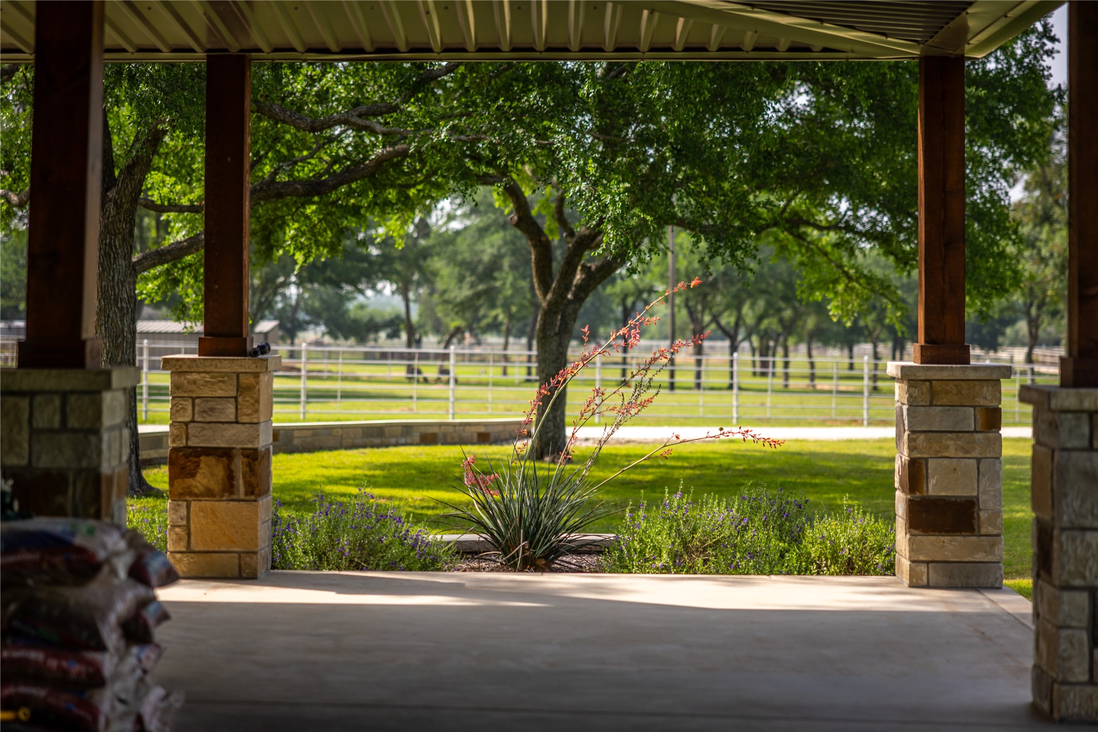 24183 S Us 281 Hico TX 76457