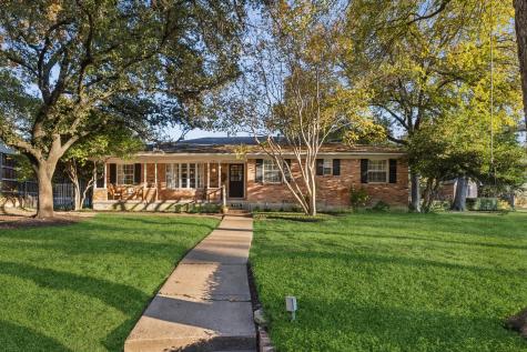 9850 Elmcrest Drive Dallas TX 75238