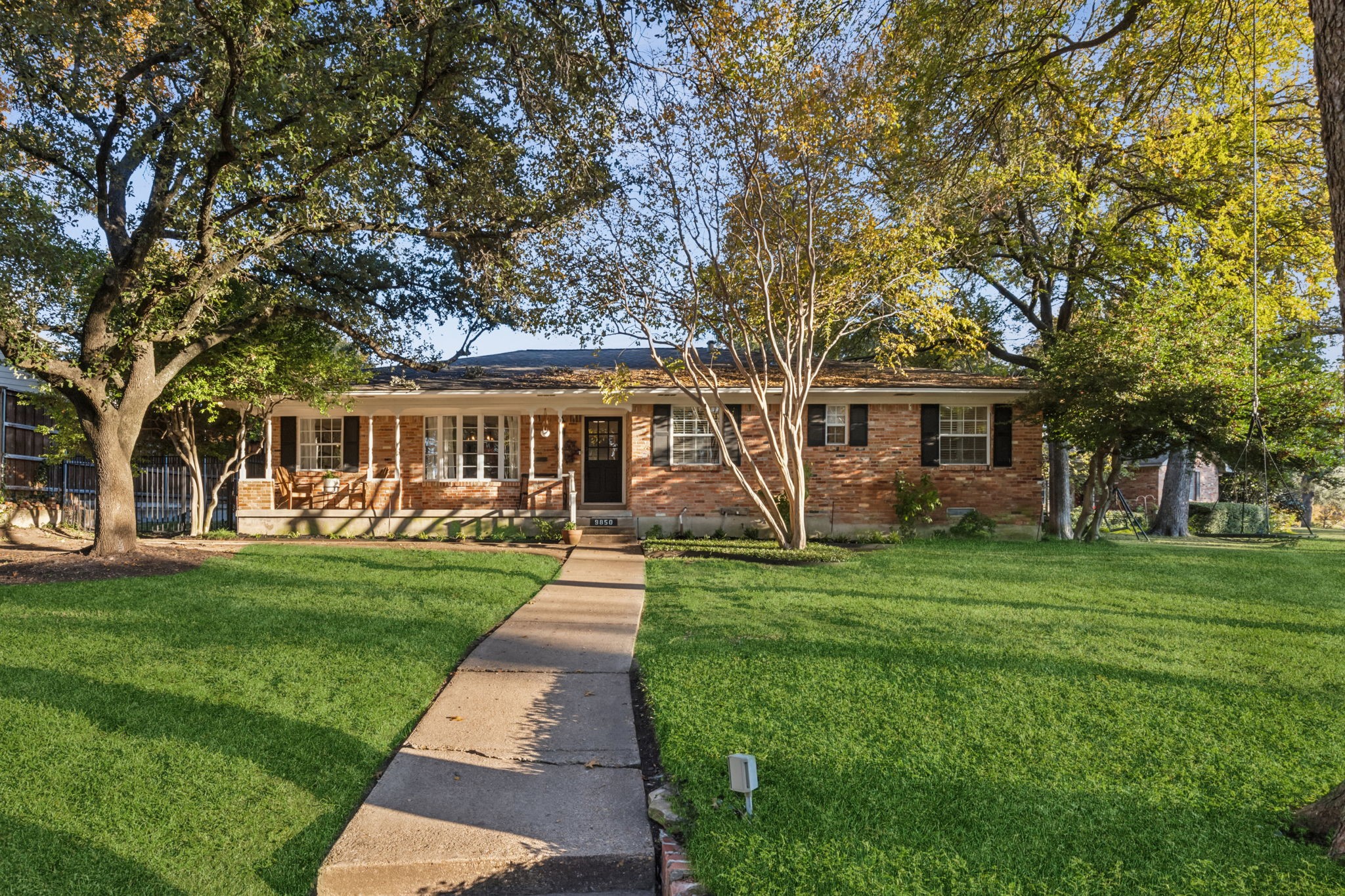 9850 Elmcrest Drive Dallas TX 75238