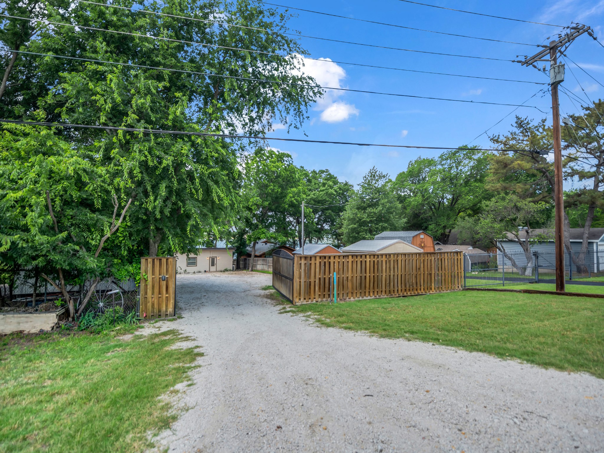1011 E Lake Drive Weatherford TX 76087