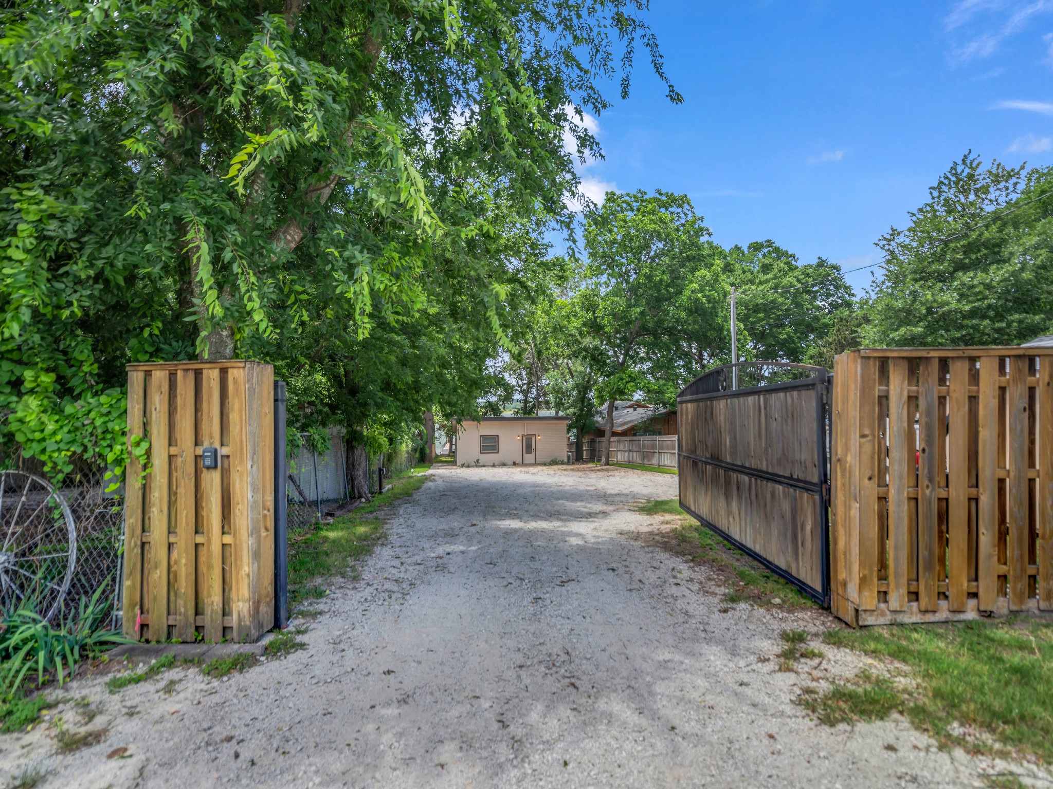 1011 E Lake Drive Weatherford TX 76087