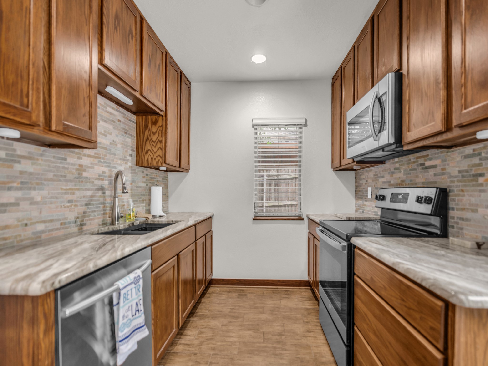 1011 E Lake Drive Weatherford TX 76087