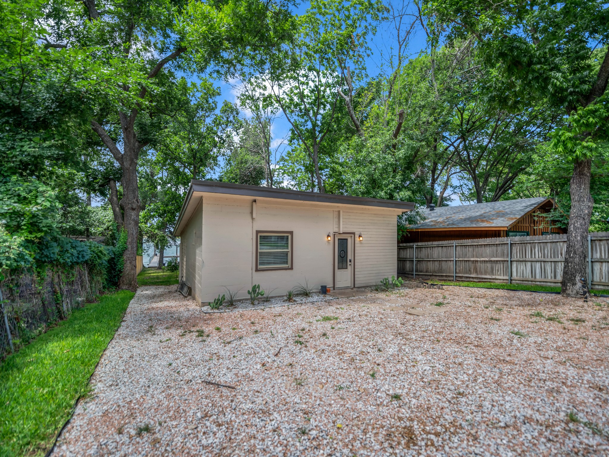 1011 E Lake Drive Weatherford TX 76087