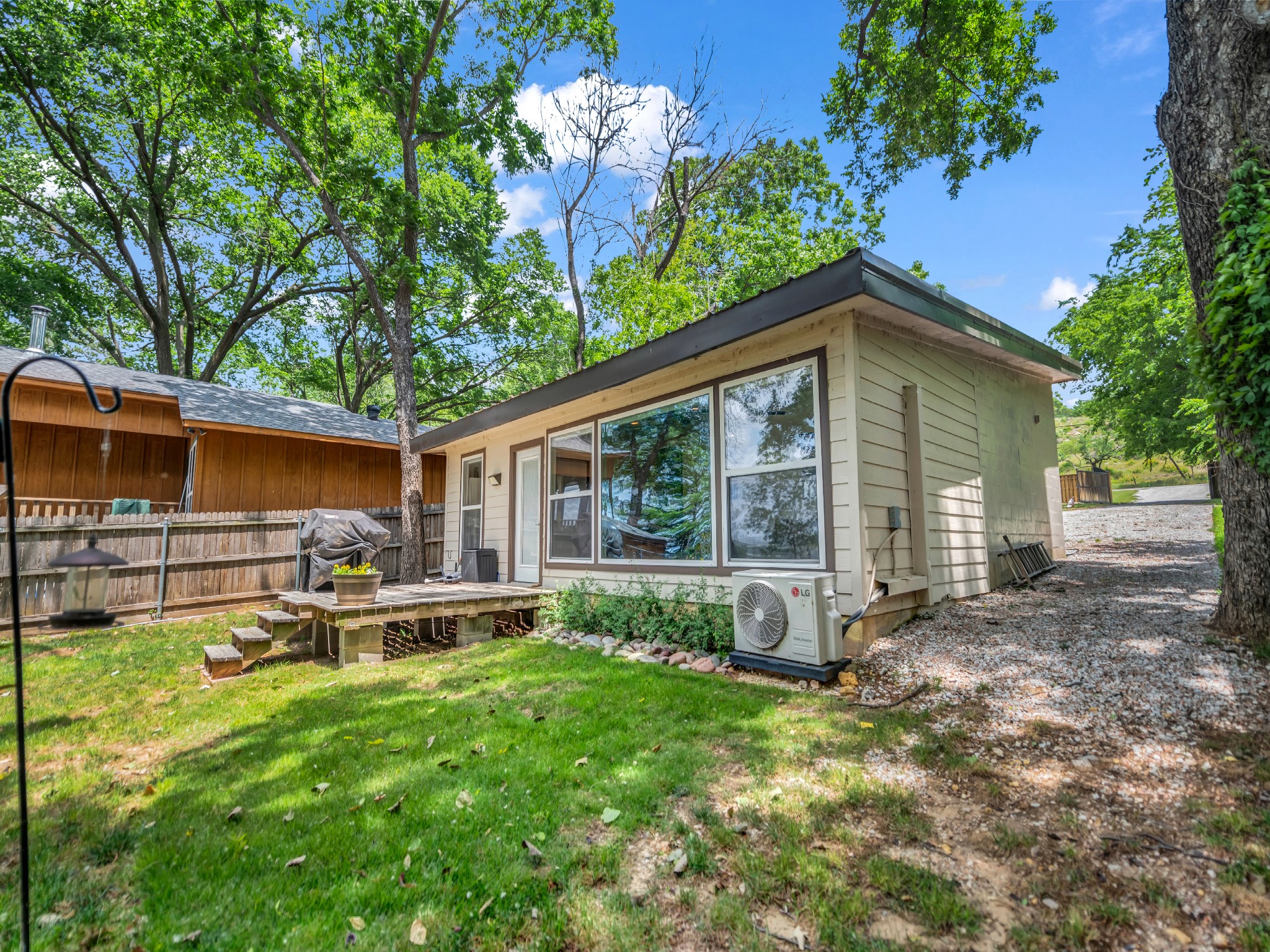 1011 E Lake Drive Weatherford TX 76087