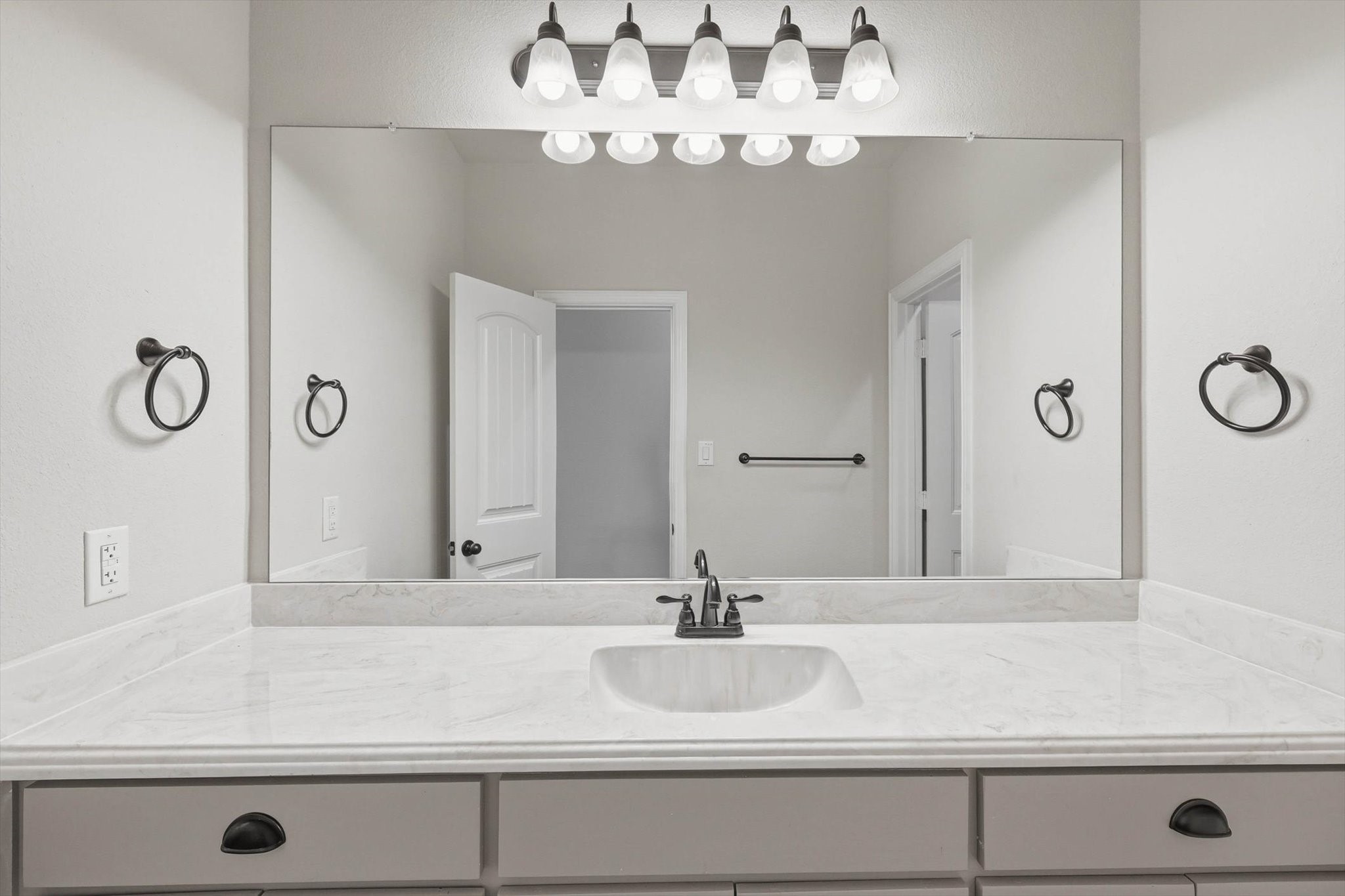 5013 Diamond Drive Sanger TX 76266