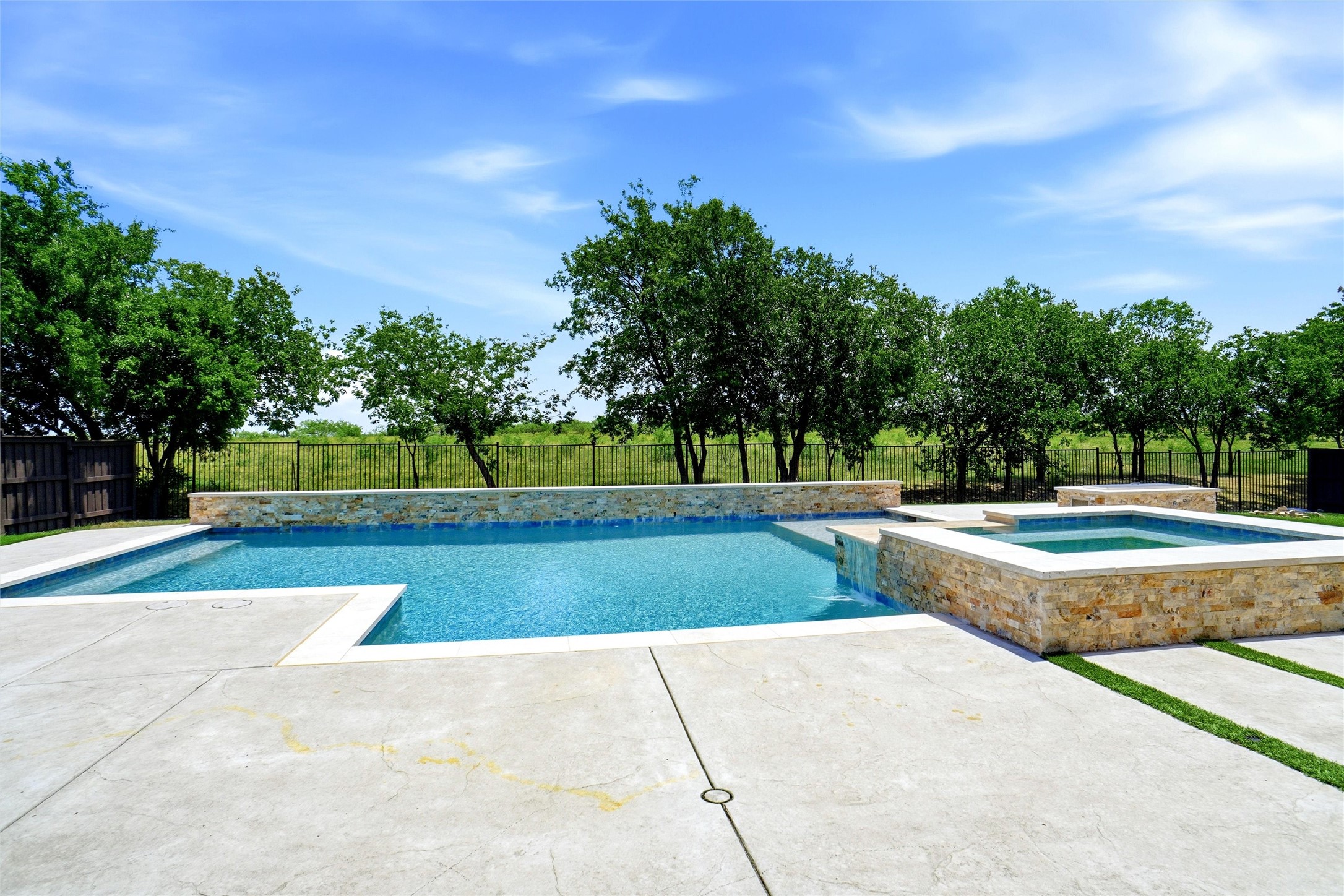 5013 Diamond Drive Sanger TX 76266