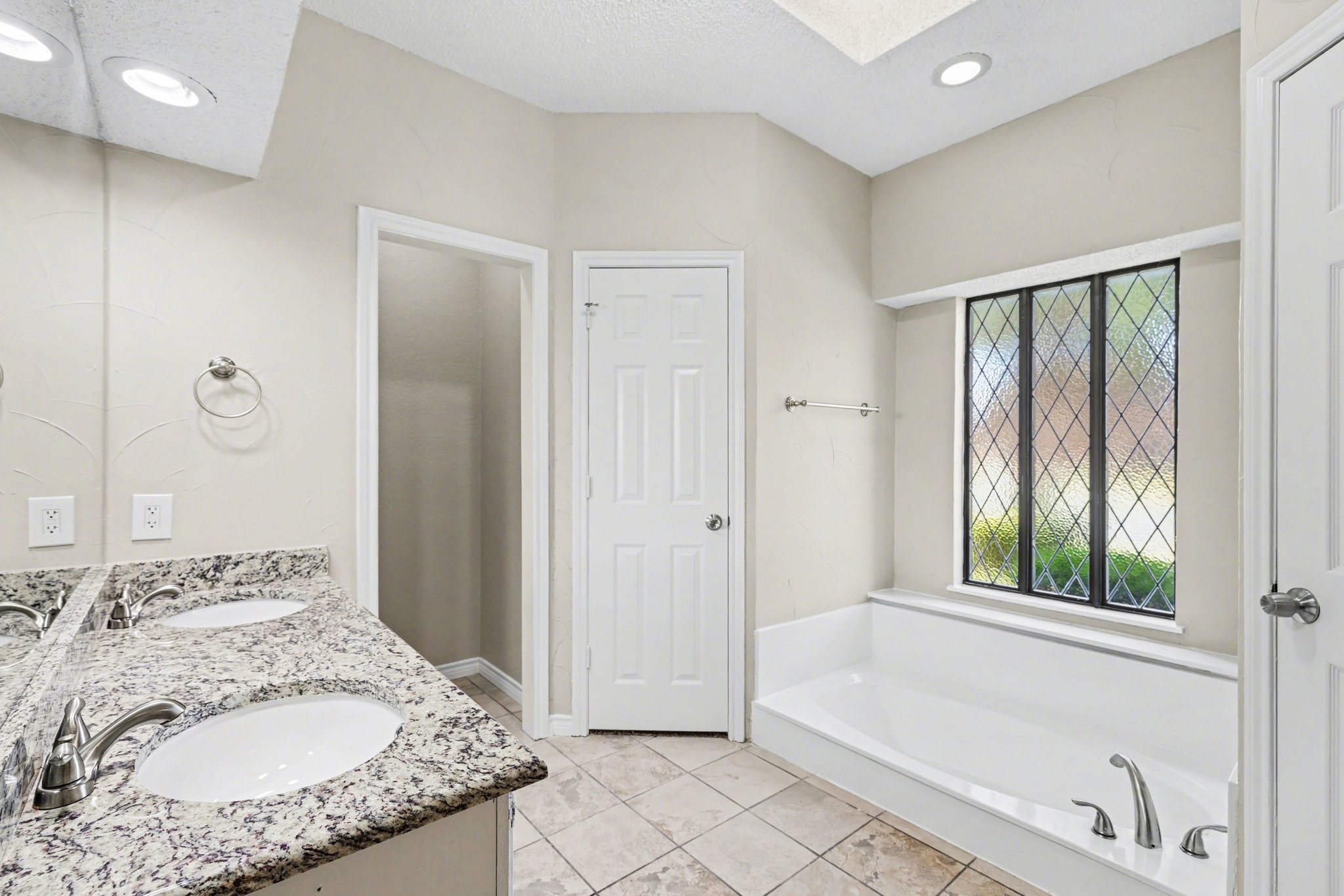 505 Springhill Drive Hurst TX 76054