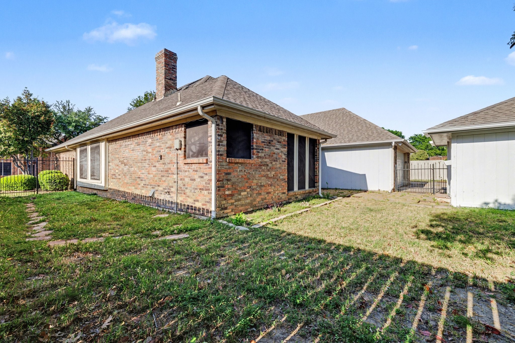 505 Springhill Drive Hurst TX 76054