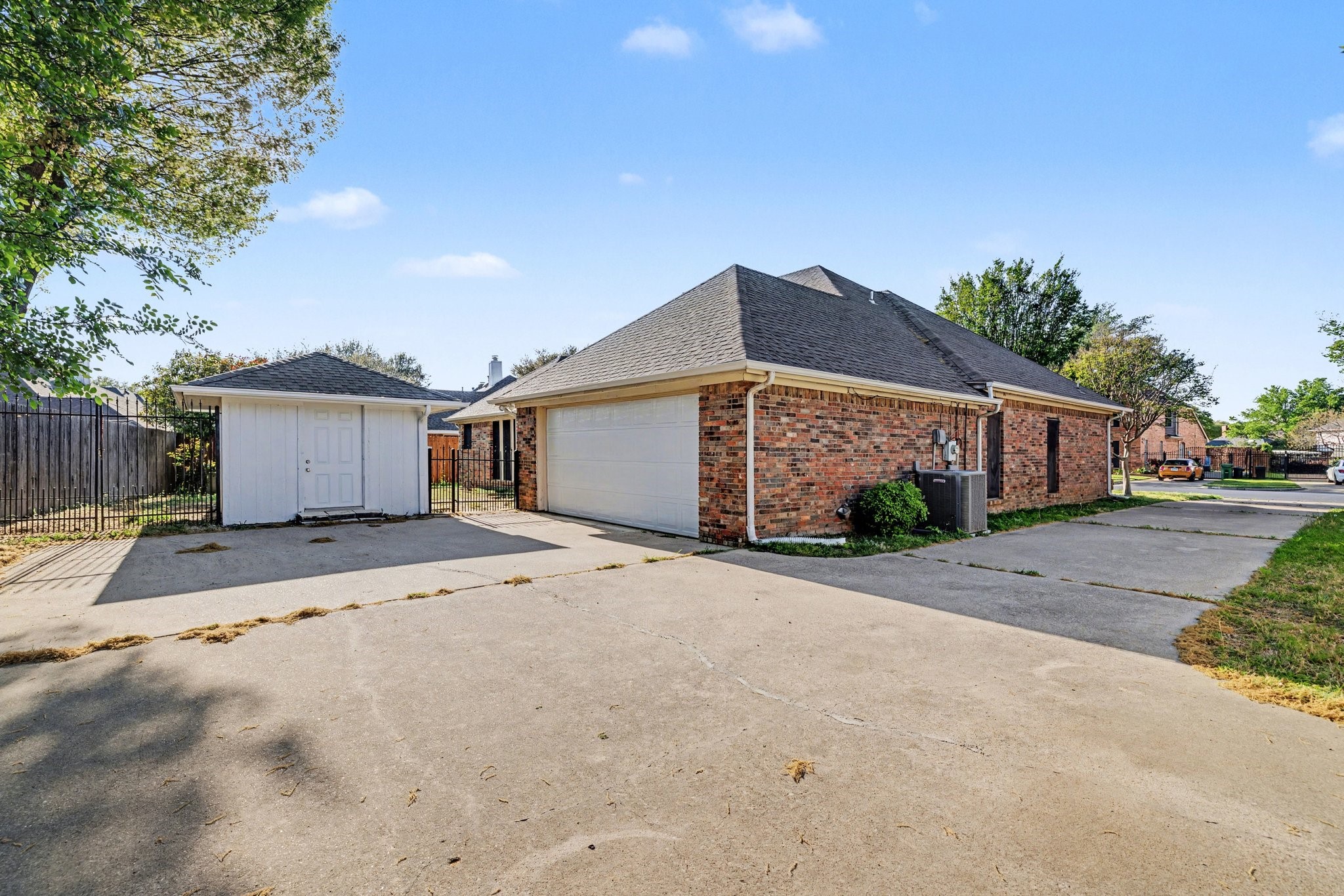 505 Springhill Drive Hurst TX 76054