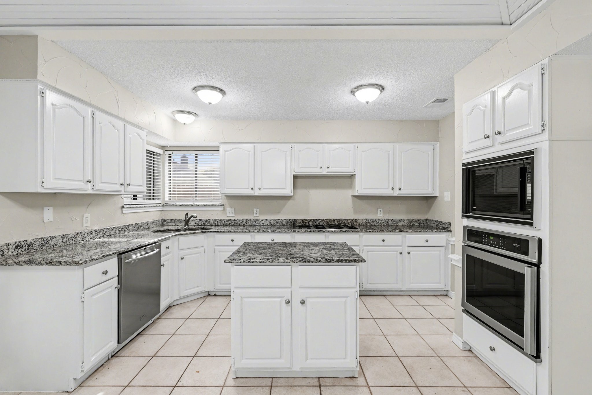 505 Springhill Drive Hurst TX 76054