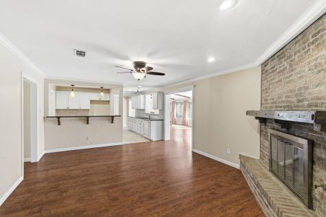1760 Acorn Lane Hurst TX 76054