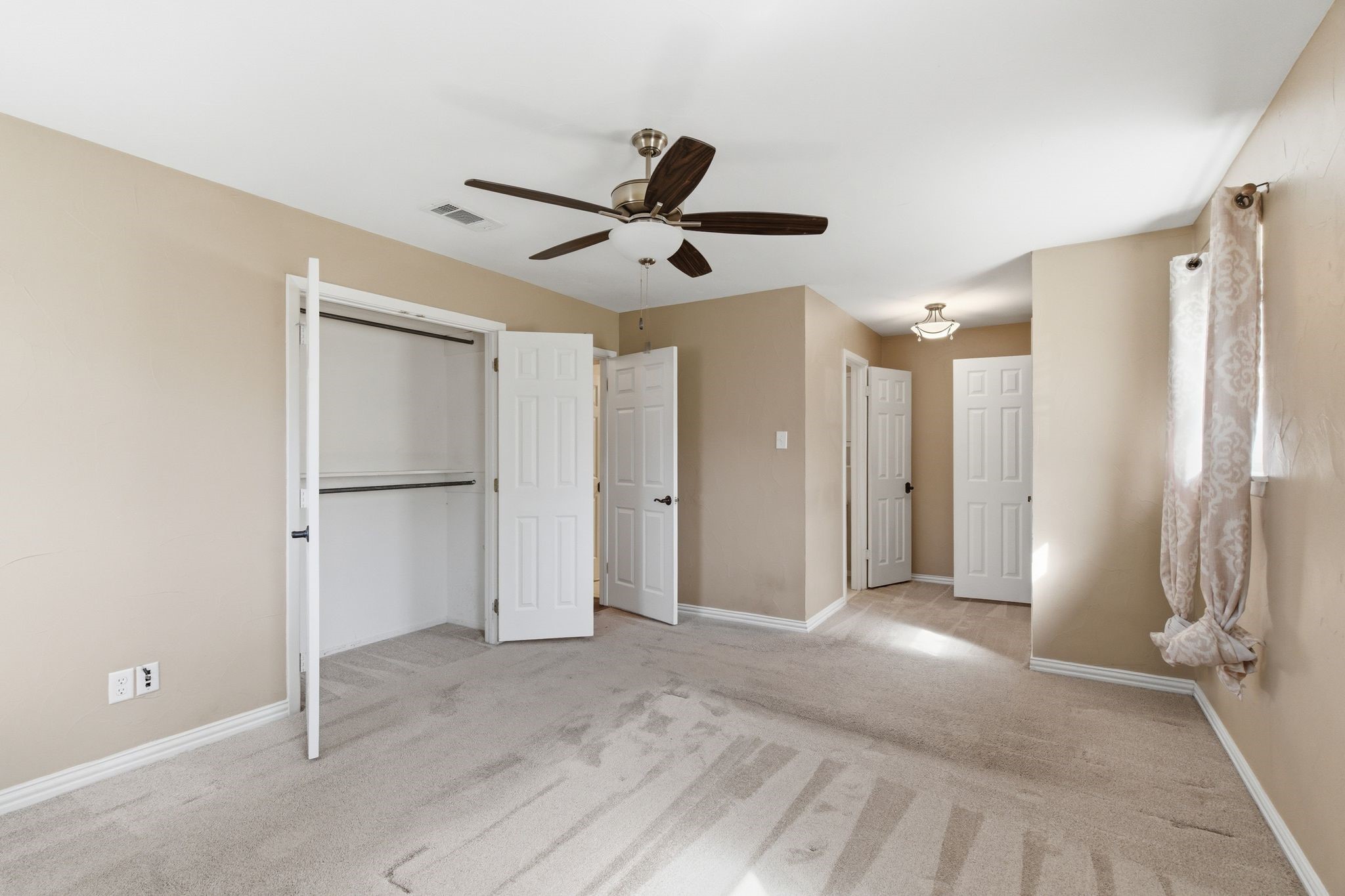 1760 Acorn Lane Hurst TX 76054