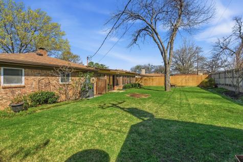 1760 Acorn Lane Hurst TX 76054