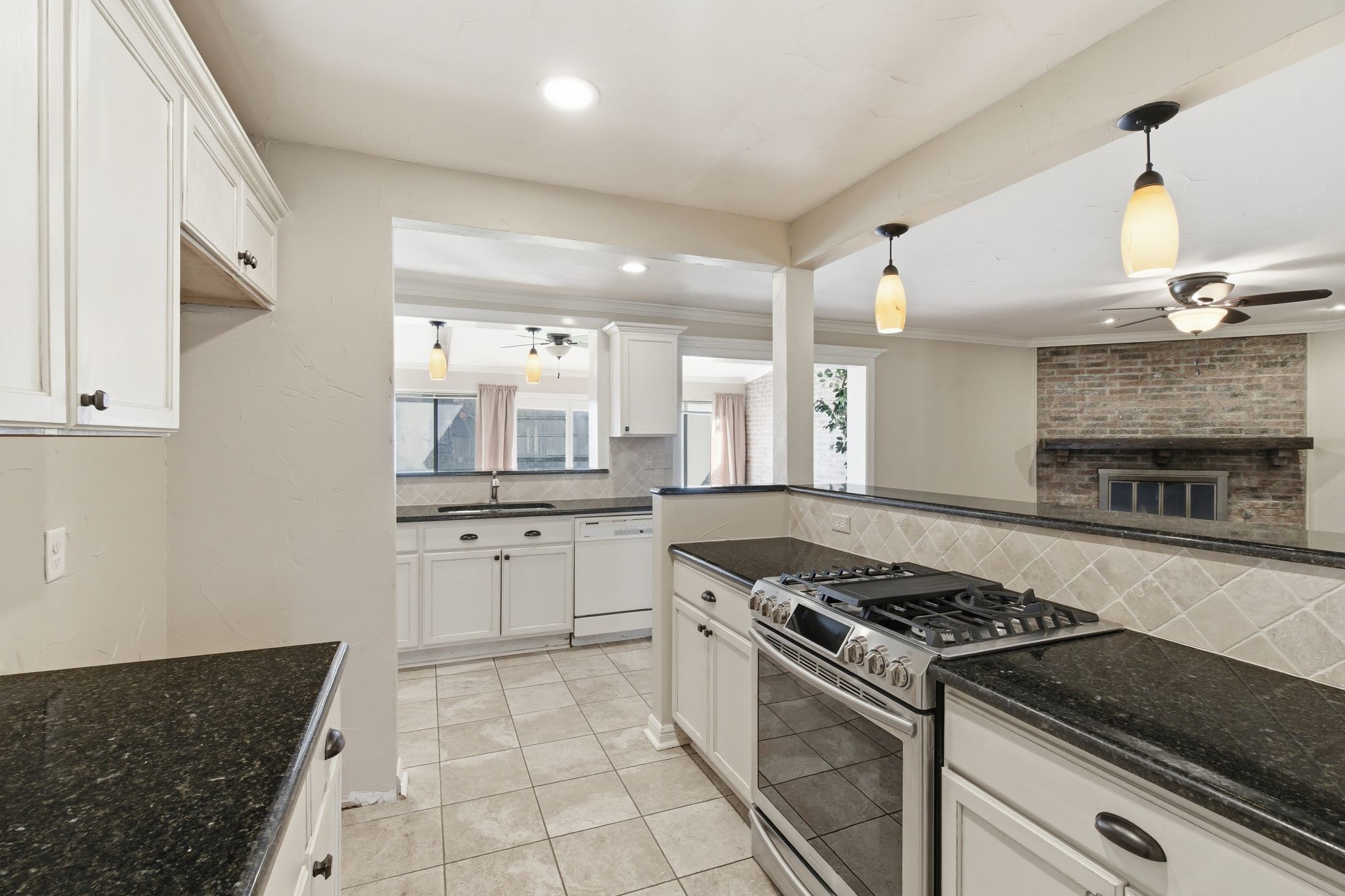 1760 Acorn Lane Hurst TX 76054