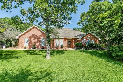 532 Forest Edge Street Burleson TX 76028