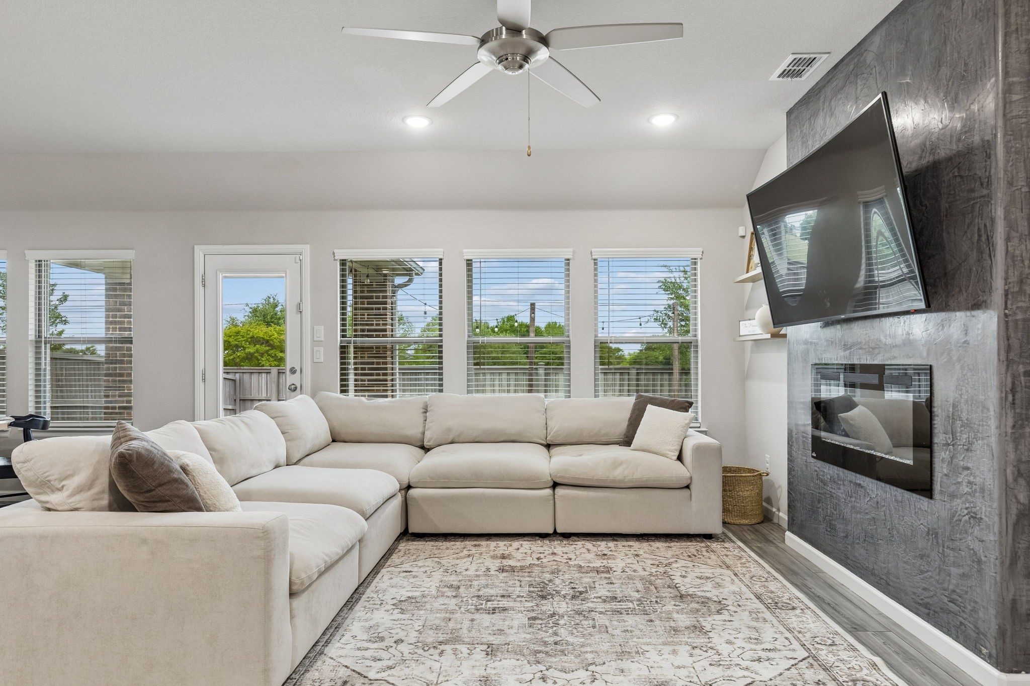 6909 Lilac Drive Venus TX 76084