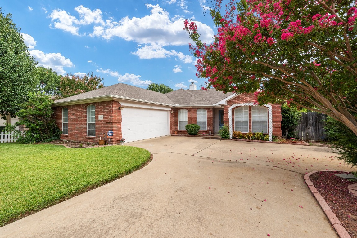 7121 Layla Road Arlington TX 76016