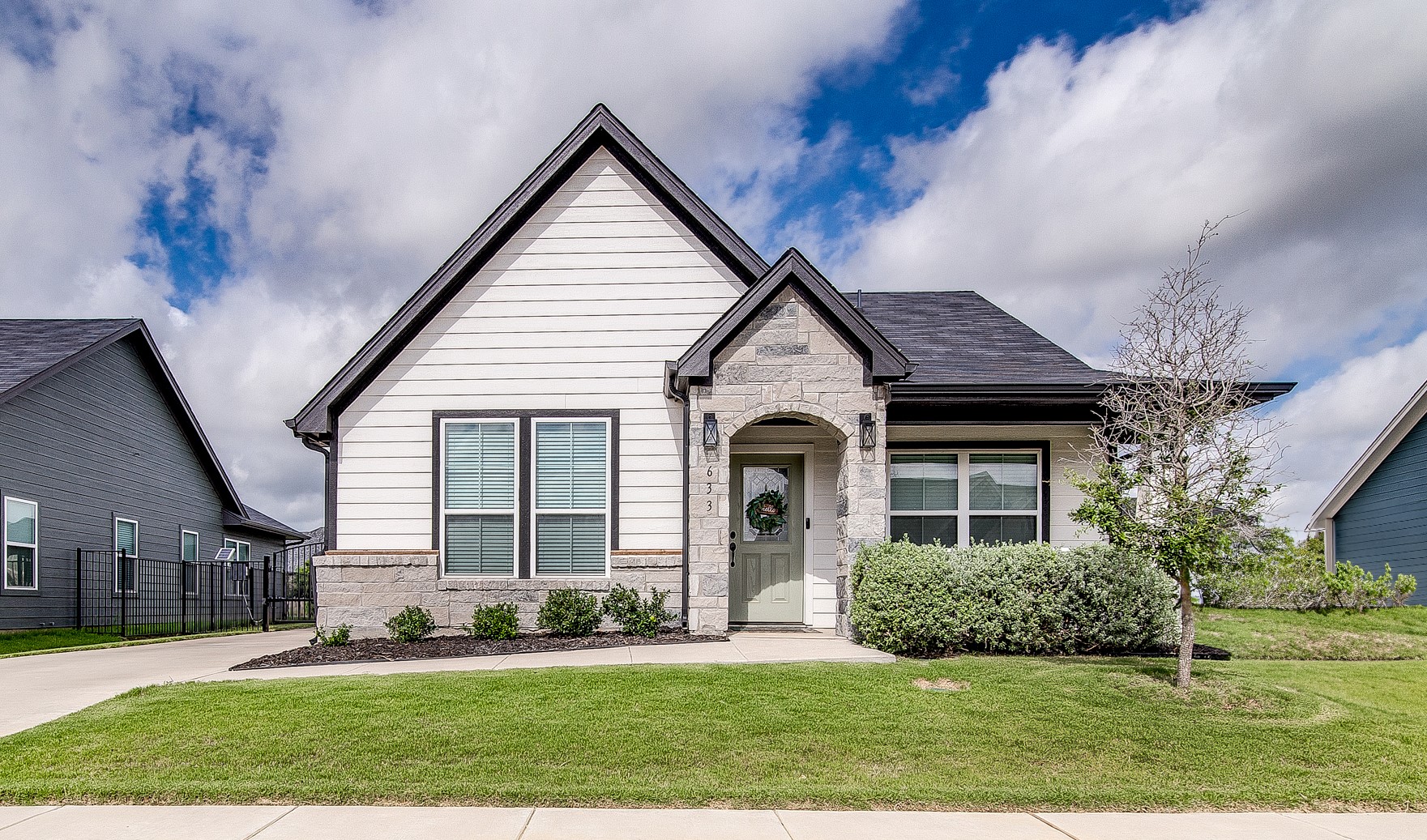 633 Charlotte Lane Burleson TX 76028