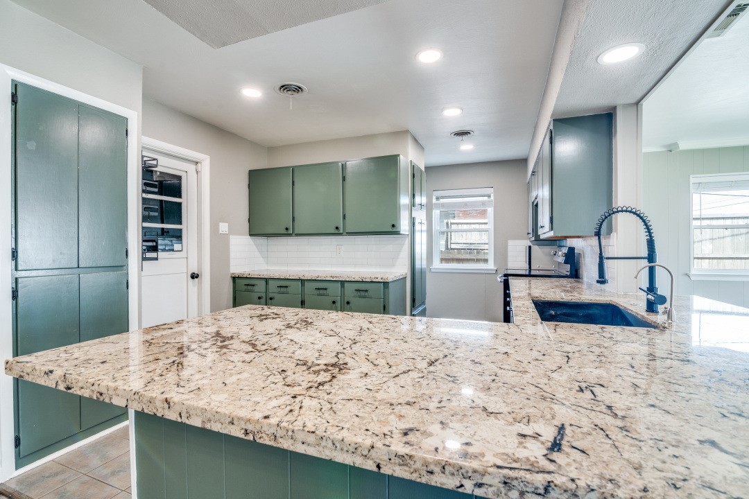 2418 Patricia Lane Garland TX 75041
