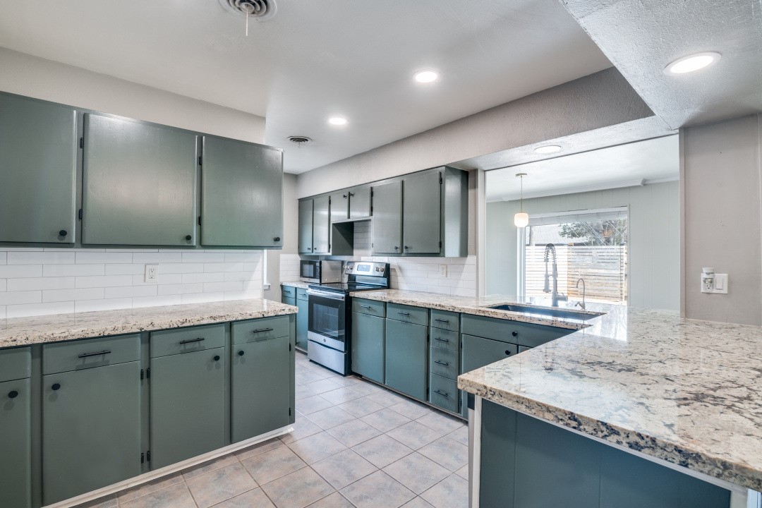 2418 Patricia Lane Garland TX 75041