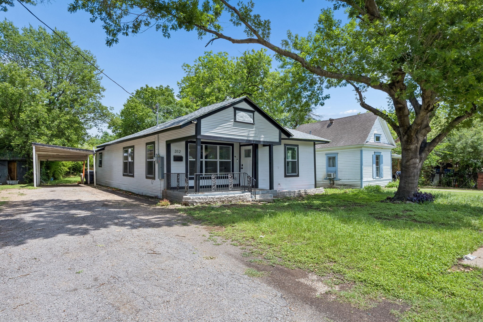 312 Leads Street Dallas TX 75203