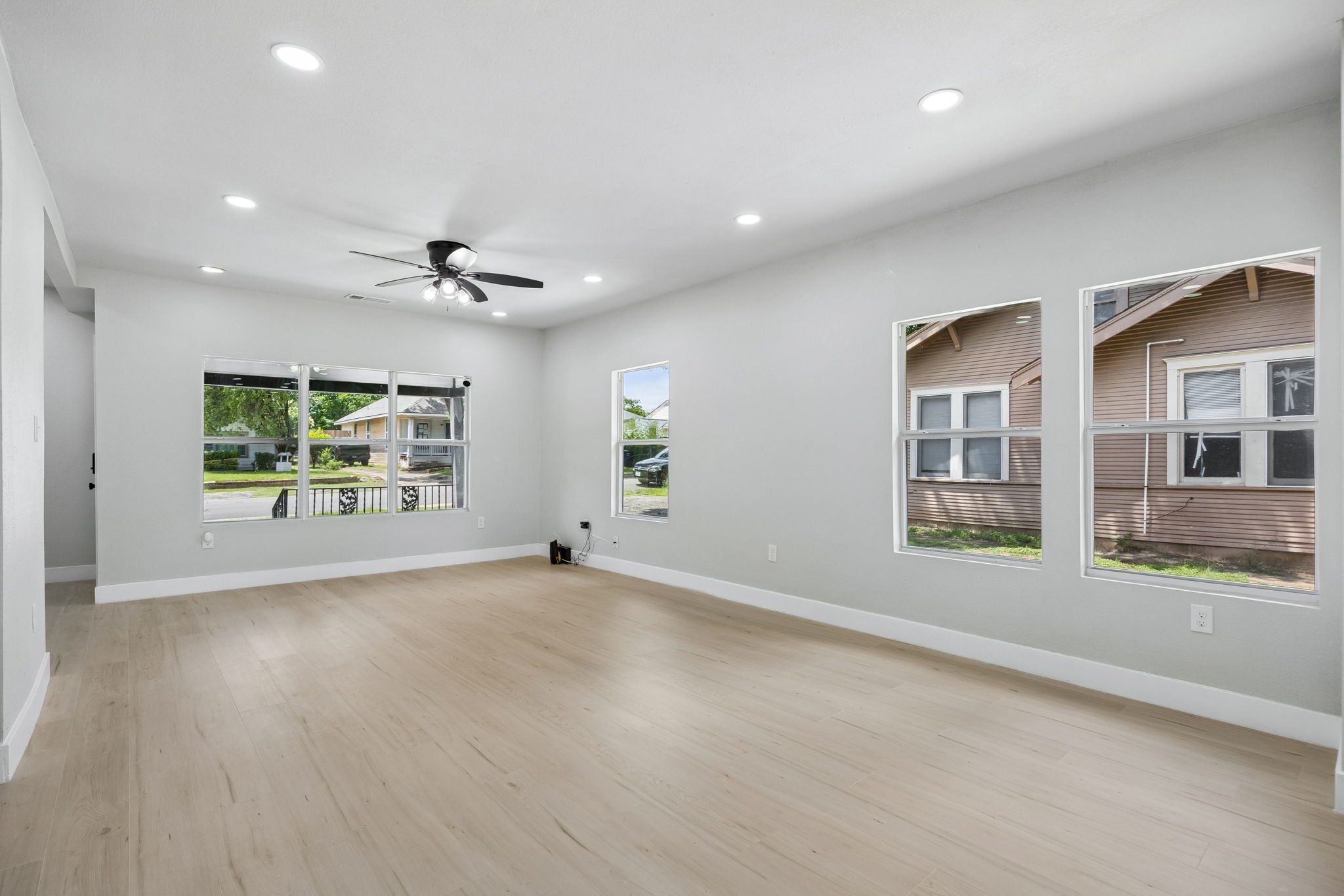 312 Leads Street Dallas TX 75203