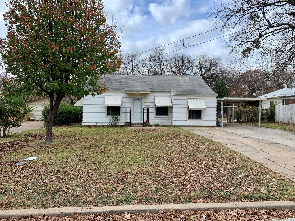 915 Hallum Street River Oaks TX 76114