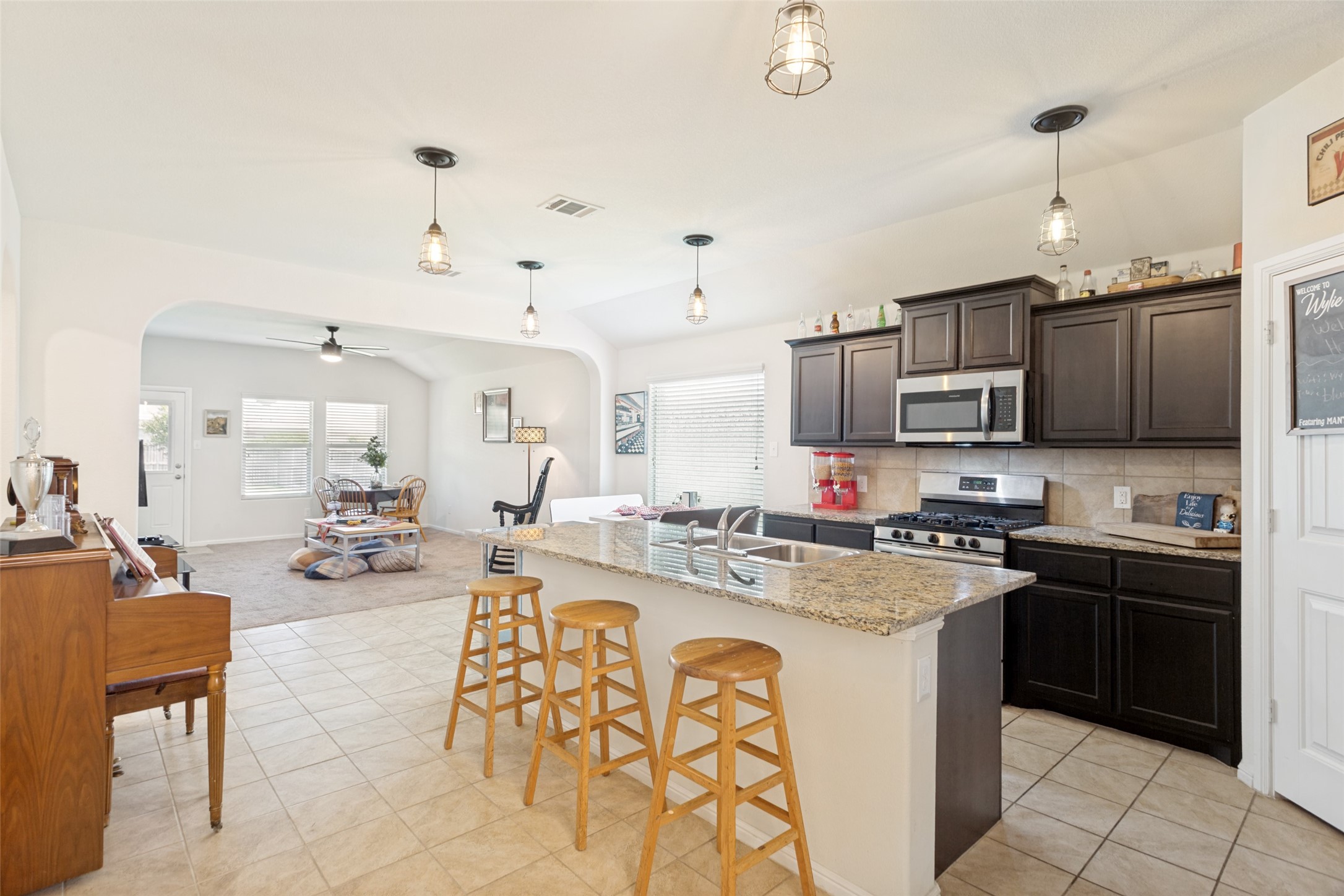 709 Wylie Street Crowley TX 76036