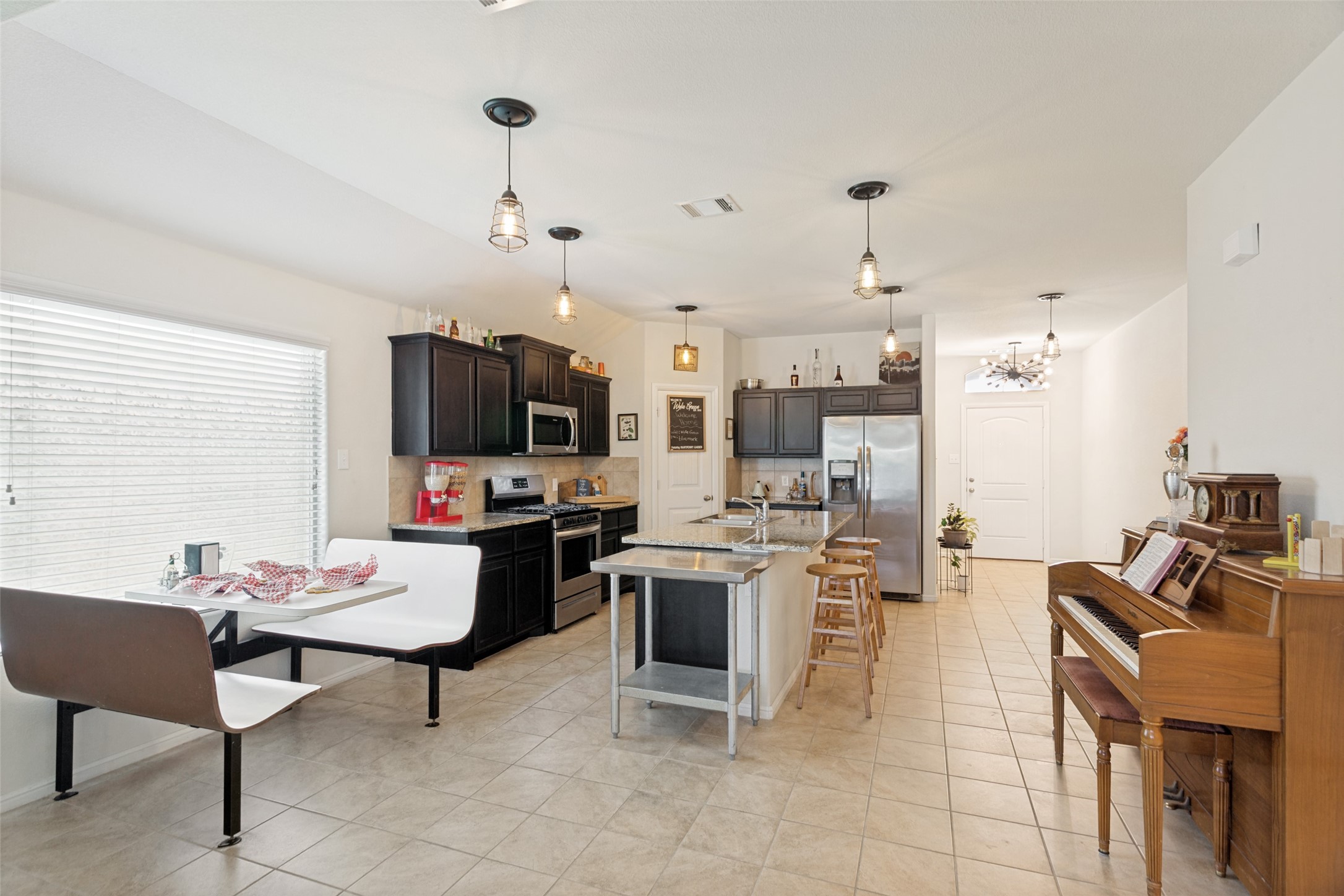 709 Wylie Street Crowley TX 76036