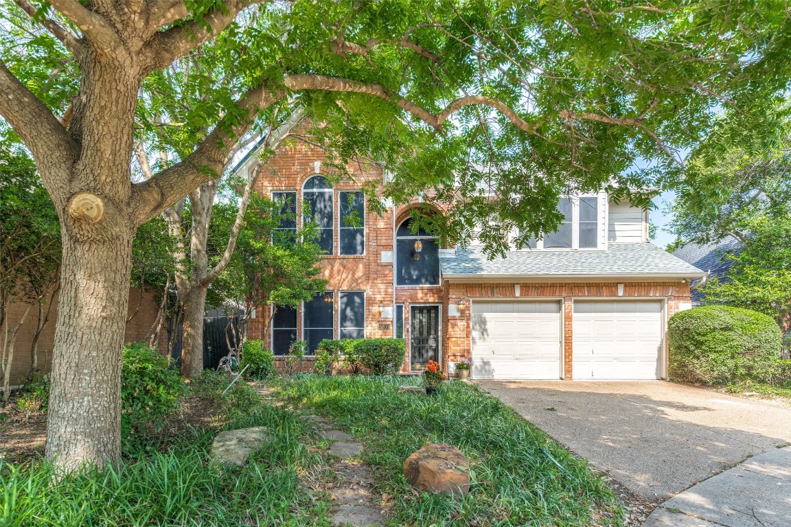 3808 Azure Lane Addison TX 75001