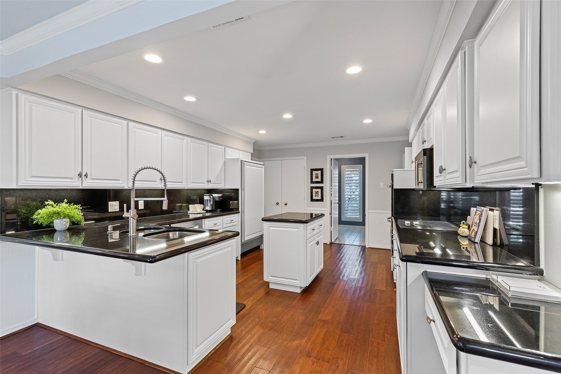 6716 Regalbluff Drive Dallas TX 75248