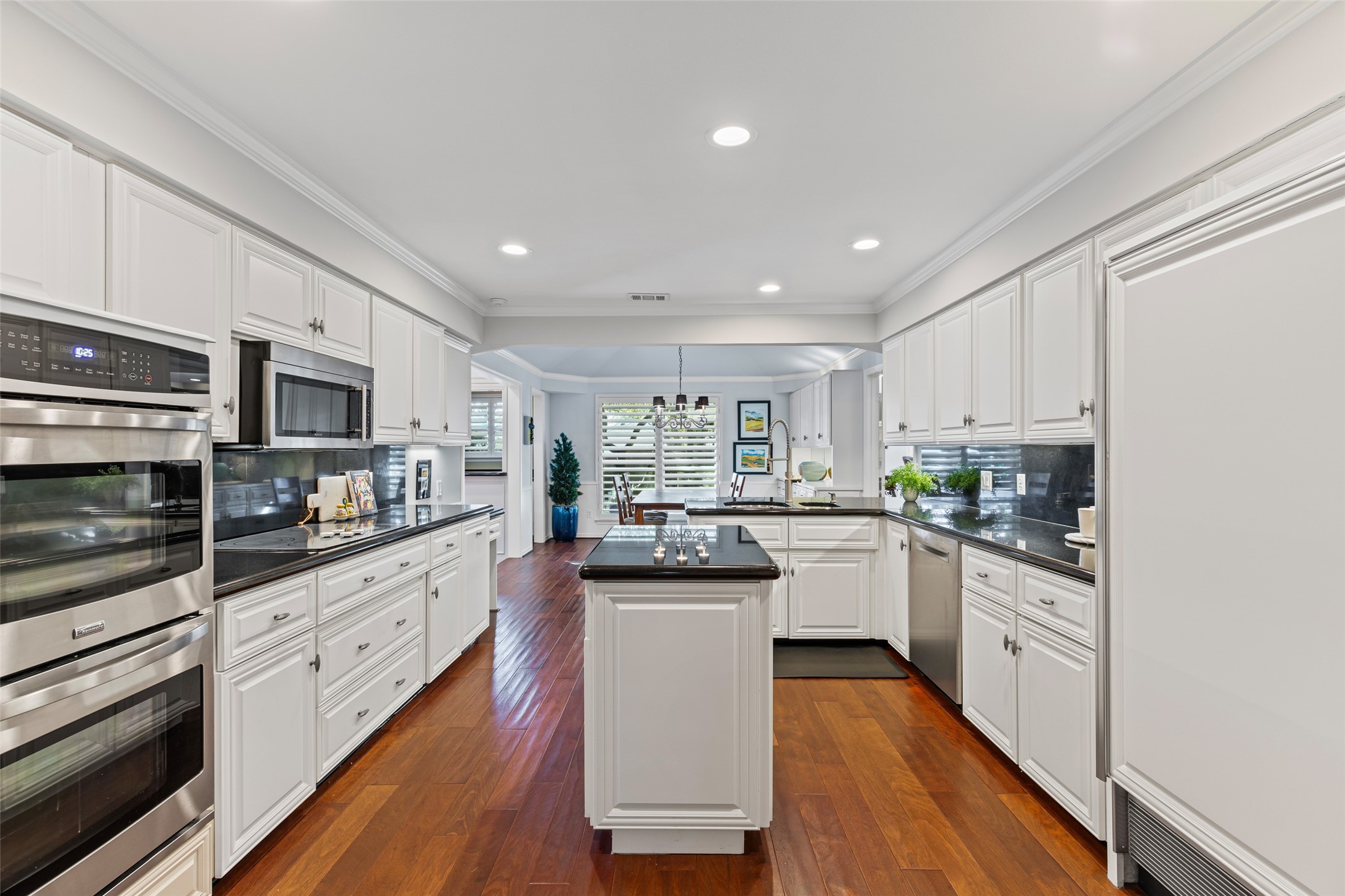 6716 Regalbluff Drive Dallas TX 75248
