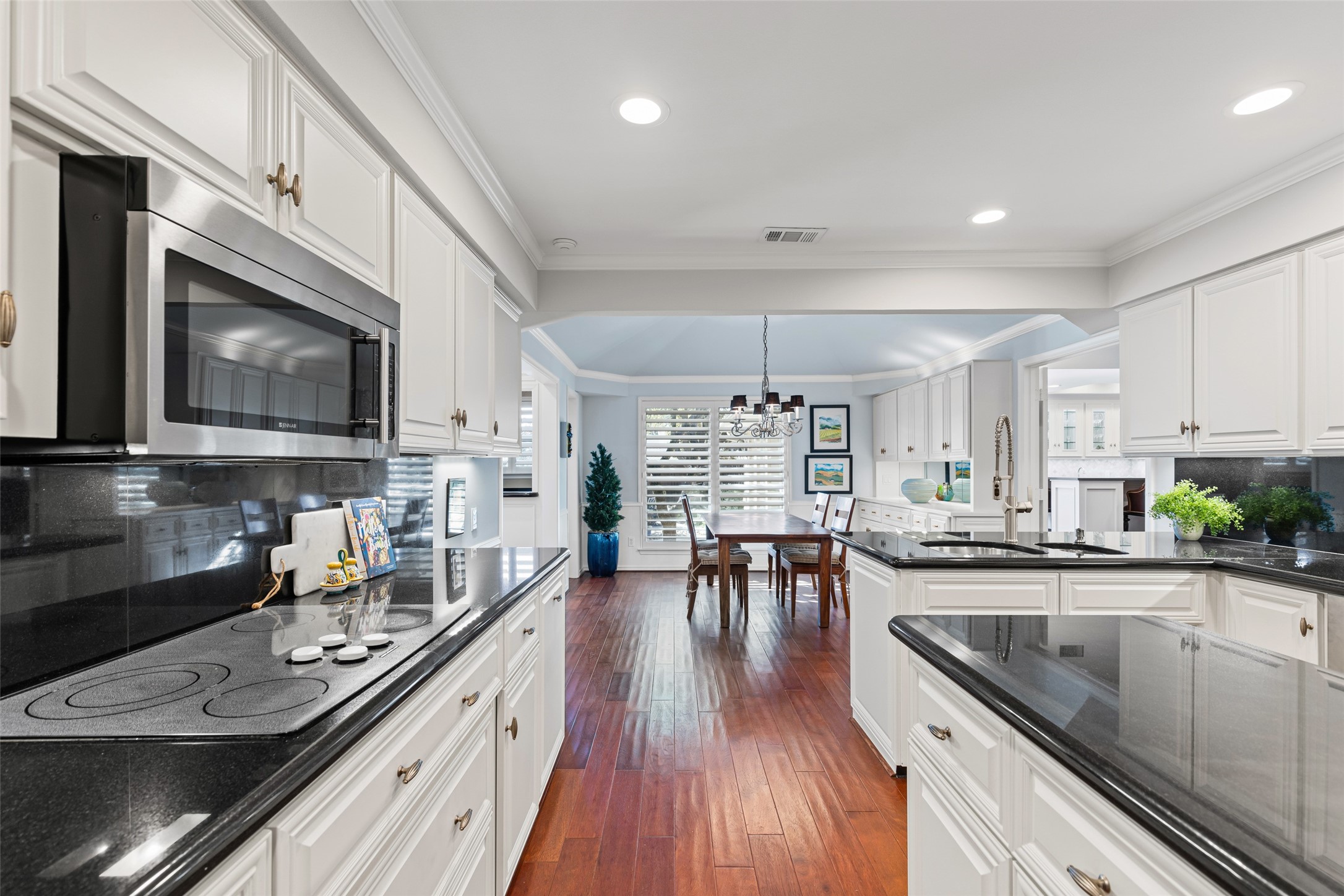 6716 Regalbluff Drive Dallas TX 75248