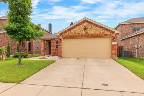 8908 Tenderfoot Lane Aubrey TX 76227