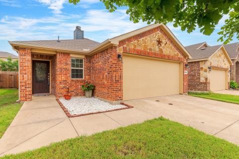8908 Tenderfoot Lane Aubrey TX 76227