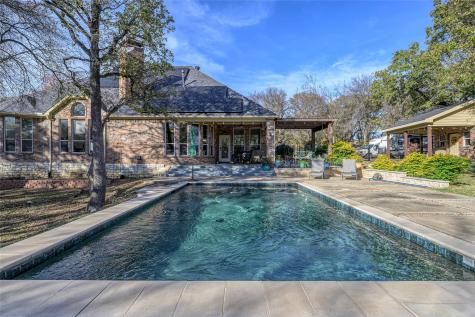 1071 E Oak Shores Drive Cross Roads TX 76227