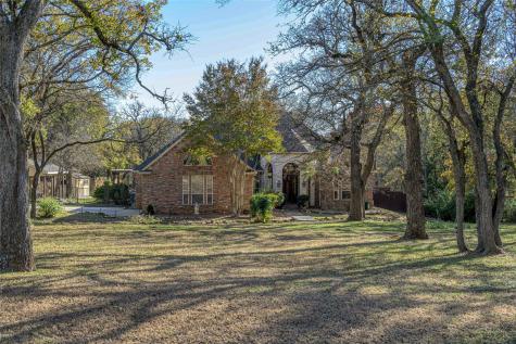 1071 E Oak Shores Drive Cross Roads TX 76227