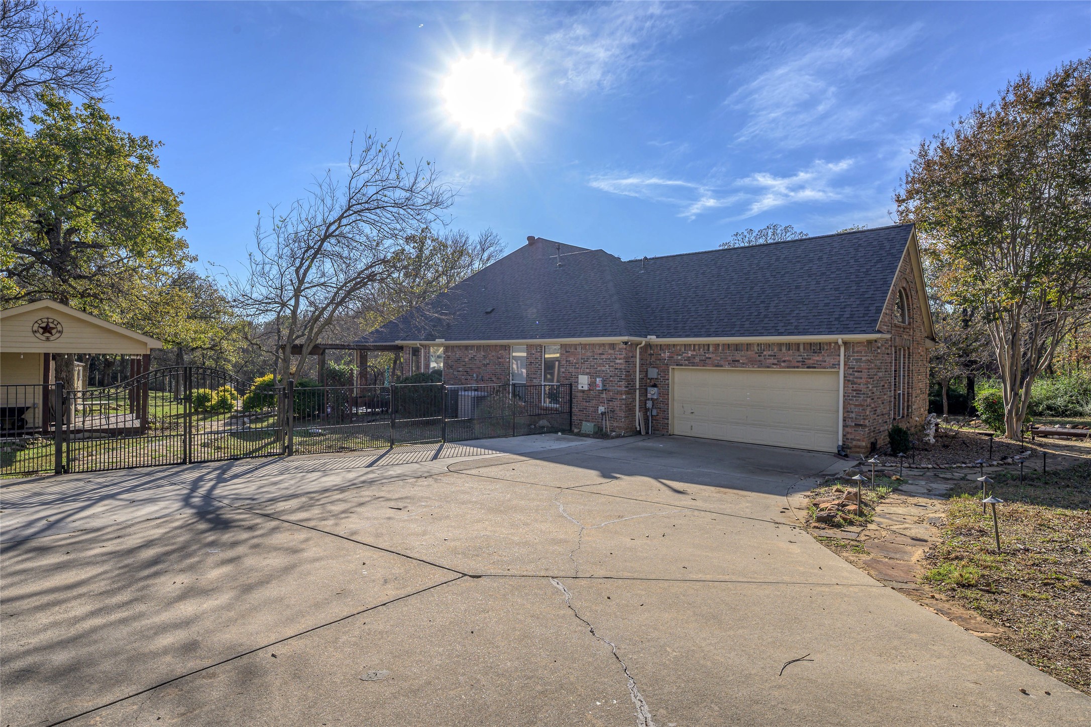 1071 E Oak Shores Drive Cross Roads TX 76227
