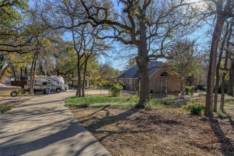 1071 E Oak Shores Drive Cross Roads TX 76227