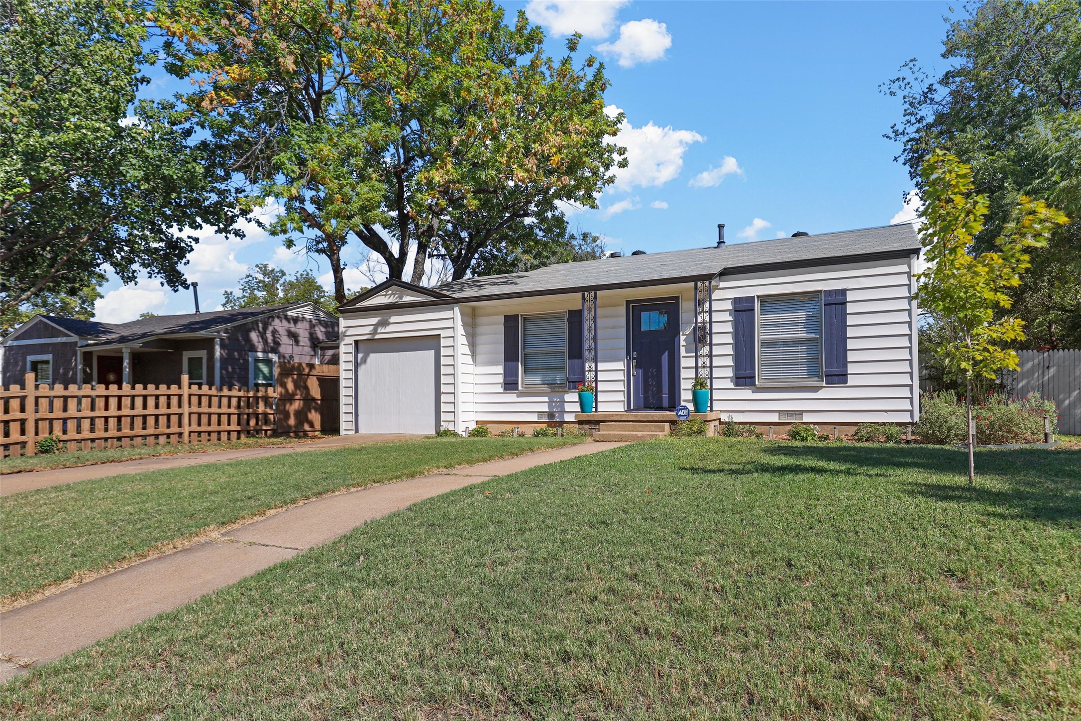 4321 Surrey Street Fort Worth TX 76133