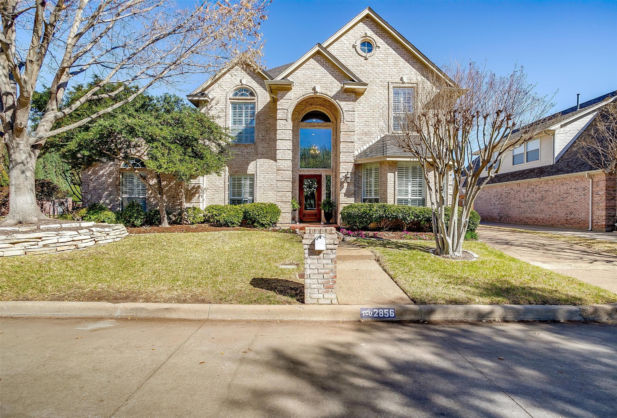 2856 Oakbriar Trail Fort Worth TX 76109