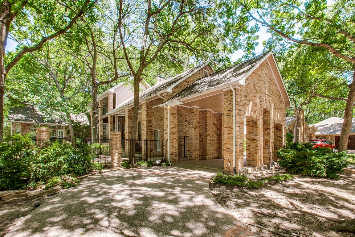 2805 Woods Lane Garland TX 75044