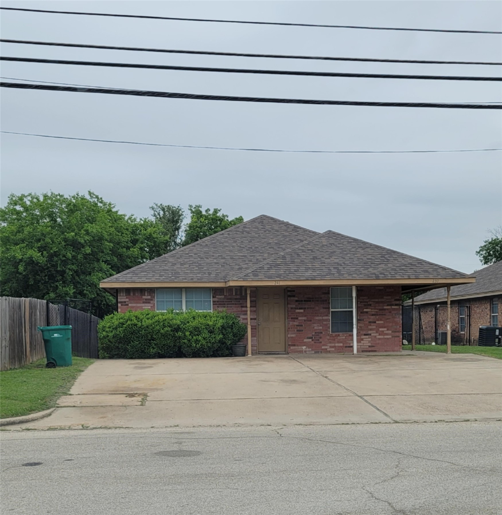 239-241 E Craven Avenue Lacy Lakeview TX 76705